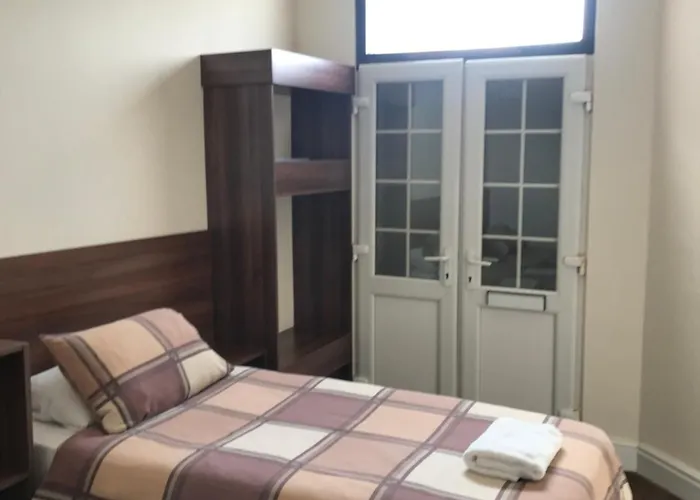 Shanahans B&B With Sports Bar