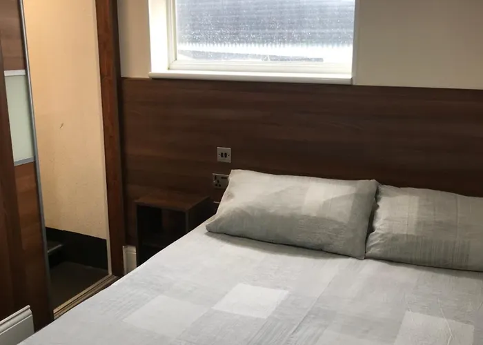 Shanahans B&B With Sports Bar