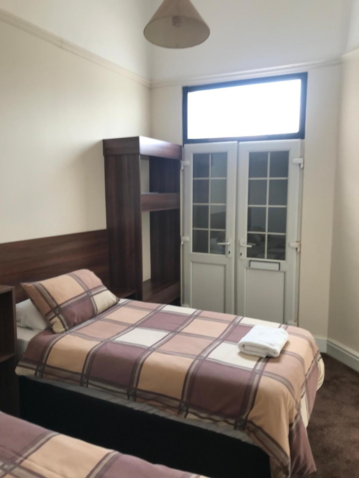 Bed & Breakfast Shanahans With Sports Bar