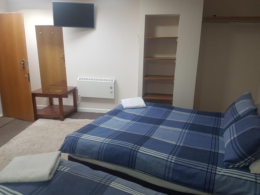 Bed & Breakfast Shanahans With Sports Bar