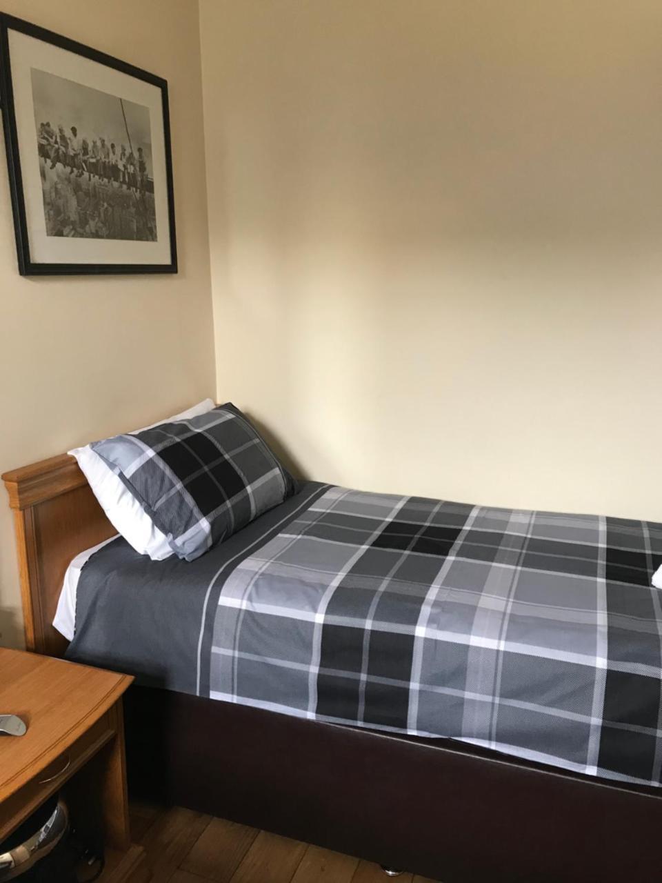 Shanahans With Sports Bar Bed & Breakfast